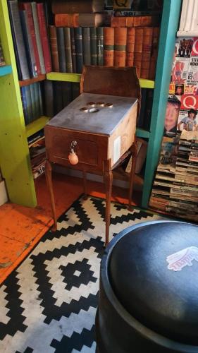 Presuming Ed's, Brighton