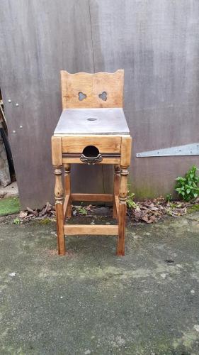 Solid Oak Toad Table